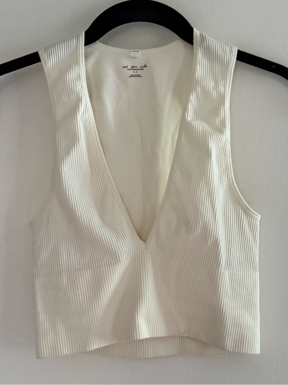 Urban Outfitters out from under Cream Ribbed V-Neck Crop Tank Size S